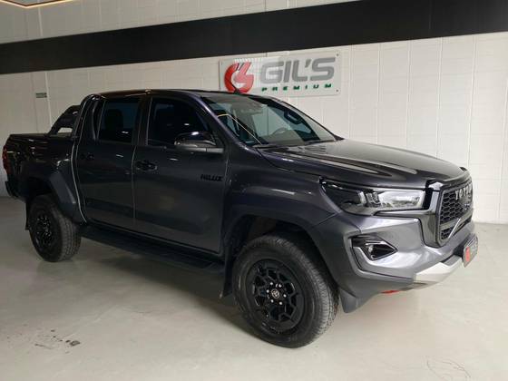 TOYOTA HILUX 2.8 D-4D TURBO DIESEL CD GR-S 4X4 AUTOMÁTICO TOYOTA HILUX 2.8 D-4D TURBO DIESEL CD GR-S 4X4 AUTOMÁTICO